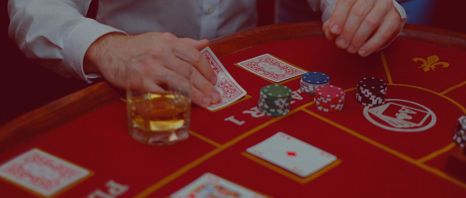 Dark poker table, crimson and gold graded